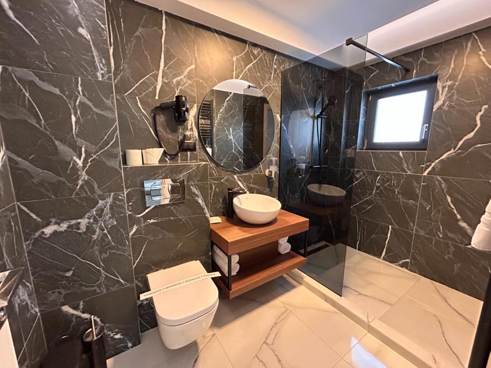 Monarc Boutique Aparthotel - Self Check-In Visan Exterior foto